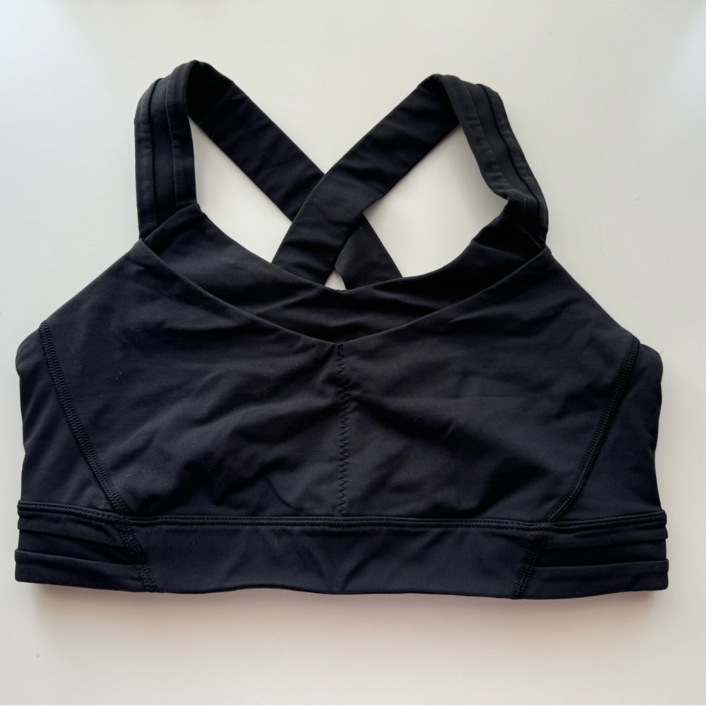 Lululemon black sports bra size 6. No longer sold Gently used In great condition